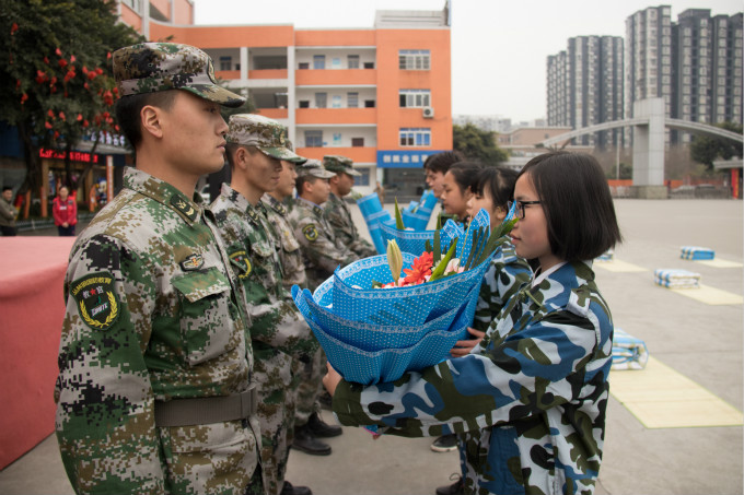 軍訓(xùn)會(huì)操表演，青春與奮進(jìn)的完美結(jié)合！