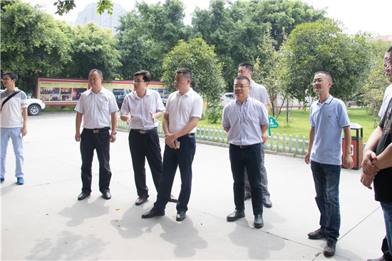 區(qū)人力資源和社會保障局、就業(yè)局領(lǐng)導蒞臨我院視察