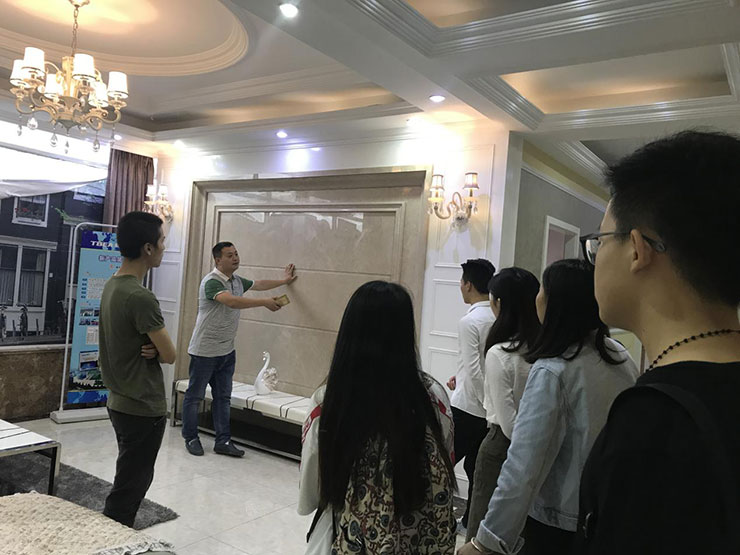 企業(yè)參觀行——從實(shí)戰(zhàn)出發(fā)，提高動手能力