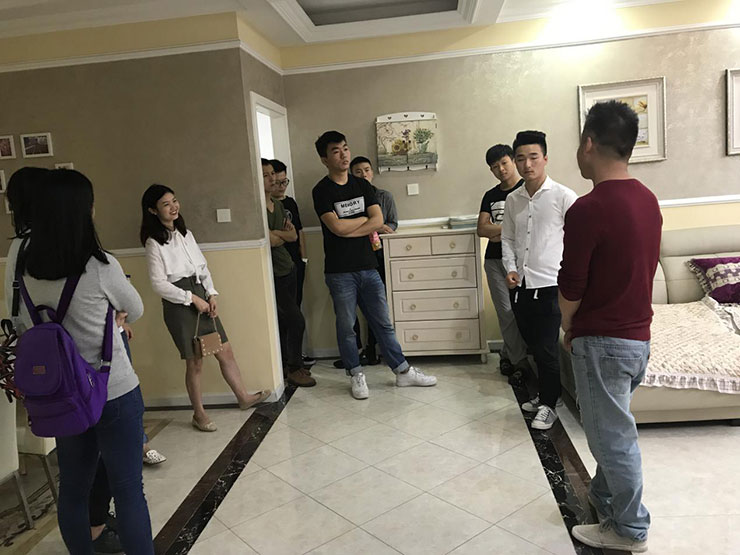 企業(yè)參觀行——從實(shí)戰(zhàn)出發(fā)，提高動手能力