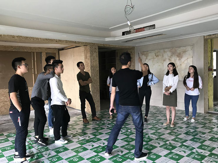 企業(yè)參觀行——從實(shí)戰(zhàn)出發(fā)，提高動手能力