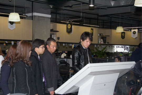四川新華電腦學院走進企業恰談校企合作