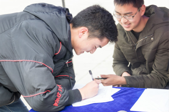 四川新華電腦學院:歡迎學生回家