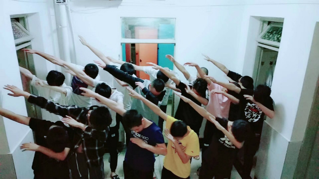 向陽而立 滿懷憧憬 執著前行