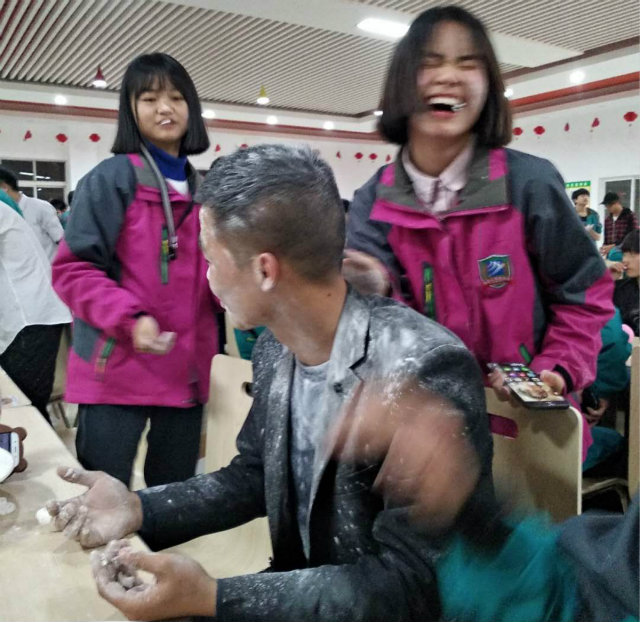向陽而立 滿懷憧憬 執著前行