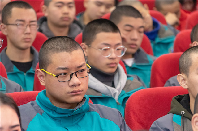 陽春三月,好事不斷!校校簽約再上新臺階、大數(shù)據(jù)智能學(xué)院正式揭牌!