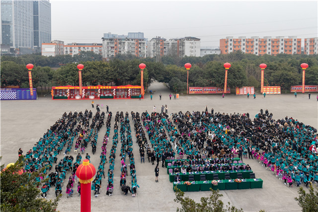 技能+學歷！職校生為何在就業市場越來越受歡迎