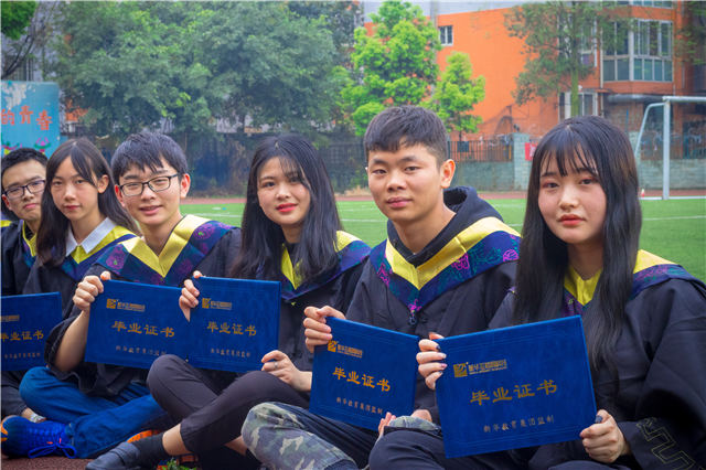 最美畢業季|此去繁花似錦,歸來仍是少年!