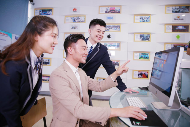 帶你走出傳統(tǒng)課堂的新華云課堂,你需要了解一下!