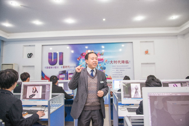 教師張興強：不忘初心，帶生愛生