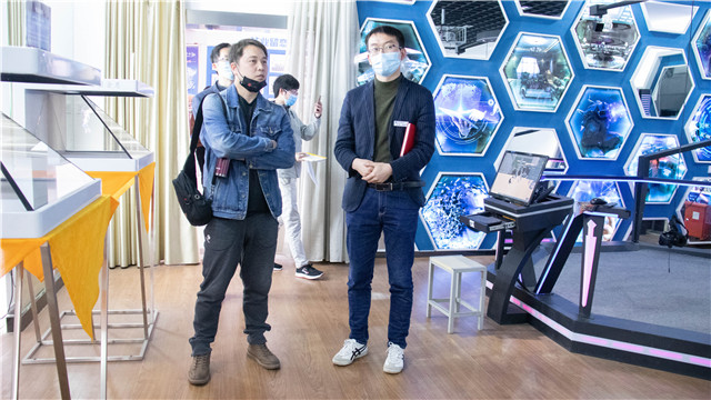 企業進校搶人才，足不出戶就好業