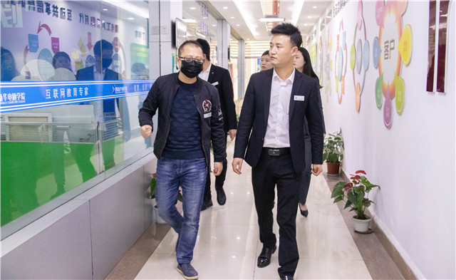 企業進校搶人才，足不出戶就好業