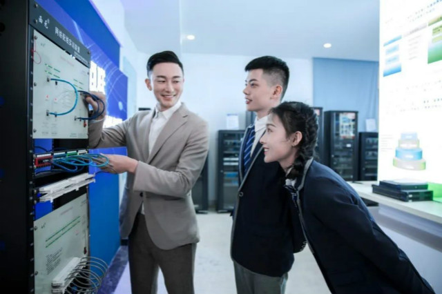 聚焦兩會|今明兩年職業技能培訓3500萬人次以上,新華有這些優勢!