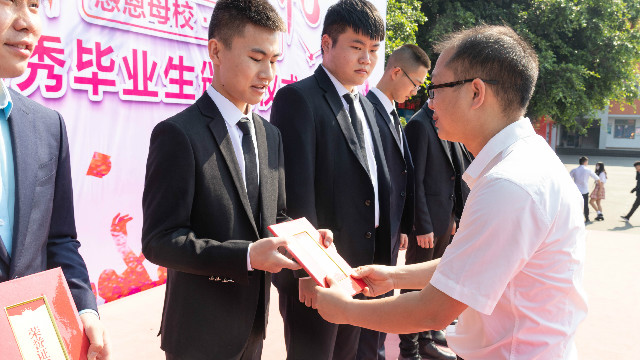 在新華的最后一堂課:2020年畢業(yè)生畢業(yè)典禮