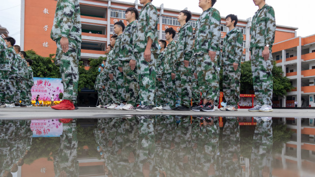 新生的第一課,軍訓生活打響了新生活的第一槍!