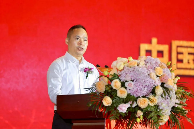 中國(guó)東方教育上市周年慶典暨“職教藍(lán)皮書”發(fā)布儀式圓滿結(jié)束