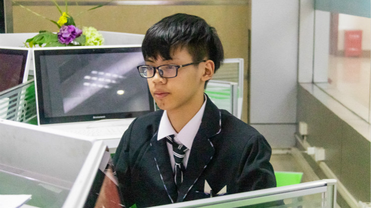 心中有火,眼中有光,新華圓夢少年!