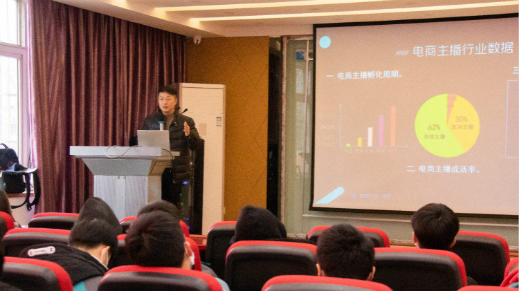 肩負(fù)職教強(qiáng)國重任,新華電腦學(xué)校升級“五項(xiàng)能力”培養(yǎng)互聯(lián)網(wǎng)高技能人才
