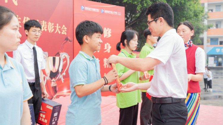 2021優生優干頒獎典禮:優秀的你從來不缺舞臺!