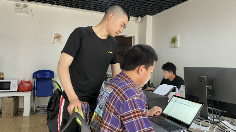 創業不怕年少,放棄上大學機會,19歲創業成功