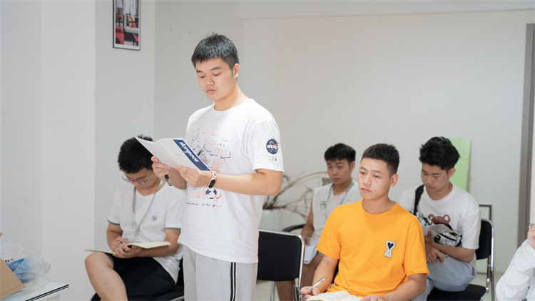 校企合作三方共贏,就業回訪見證新華學子成長!