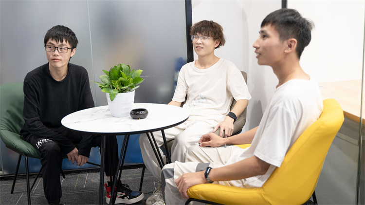 校企合作三方共贏,就業回訪見證新華學子成長!