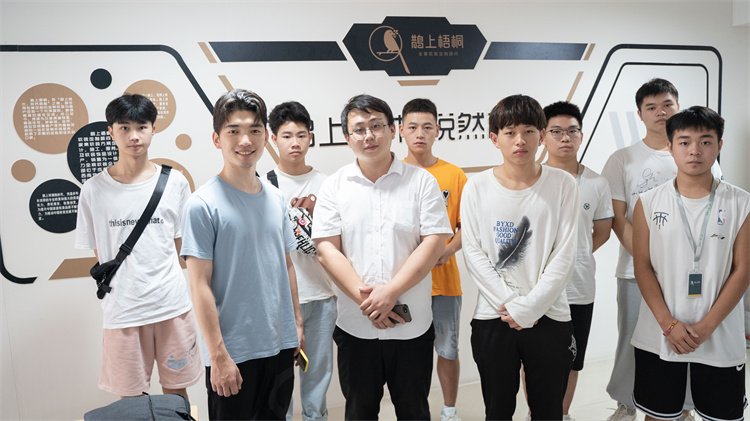 校企合作三方共贏,就業回訪見證新華學子成長!