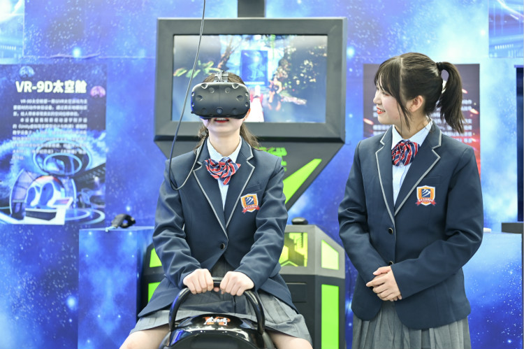 【新興專業解讀】—人工智能空前火爆,新華教學和就業如何?