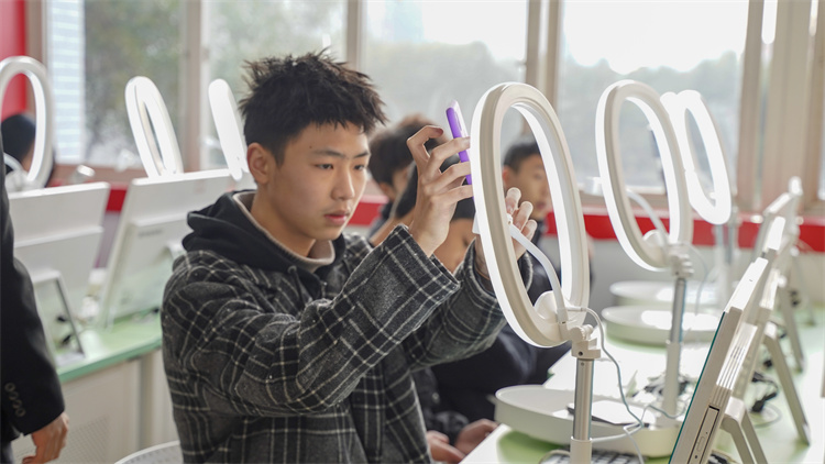 新學期 新氣象2022新華第一次升旗儀式隆重舉行!