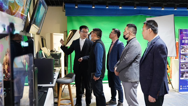 熱烈歡迎智能制造企業走進成都新華交流學習指導!