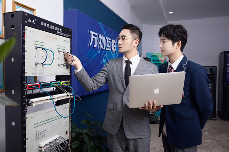 就業(yè)寒潮來(lái)襲，新華這類人才卻被市場(chǎng)熱搶！
