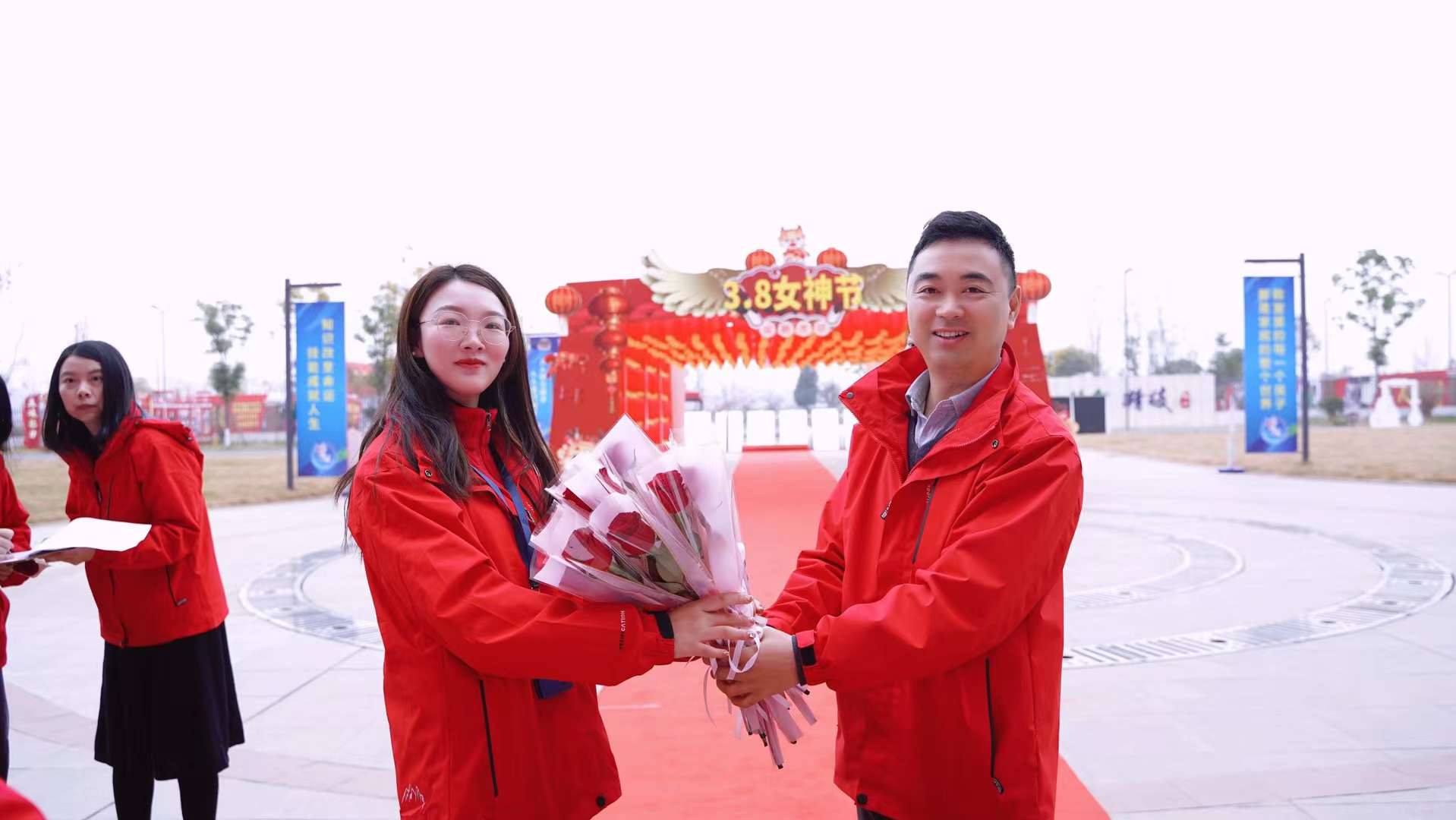 婦女節!獻給所有成都新華的女老師們