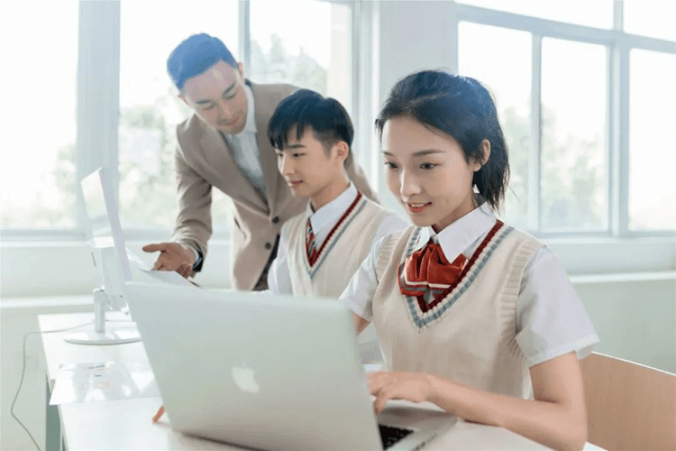 致家長：為什么建議孩子去省會城市上學？