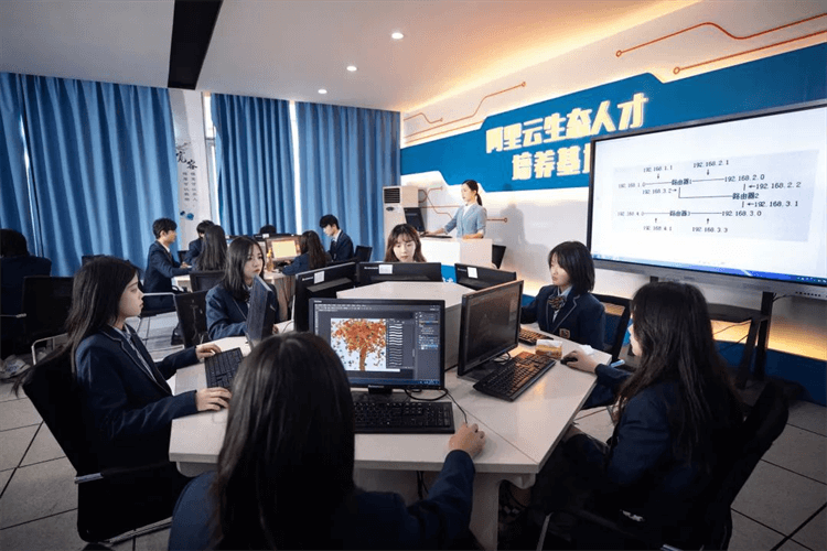 2024年成都新華秋季預(yù)科班火熱開啟！