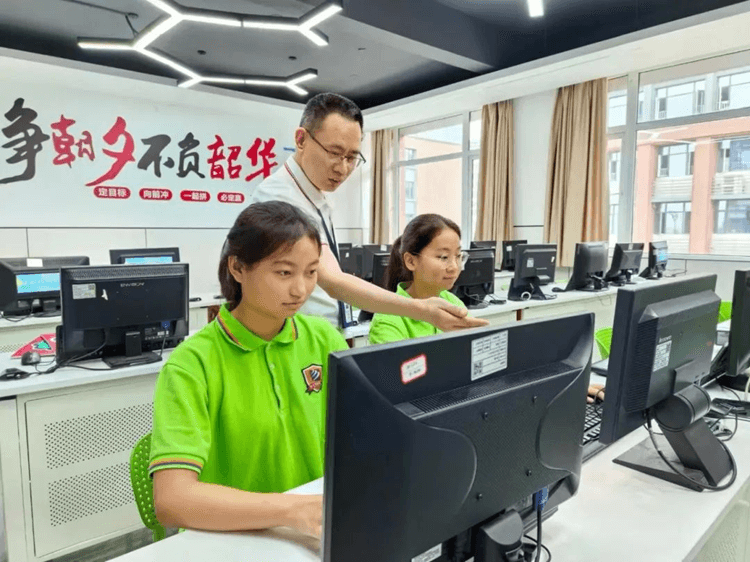 喜報！熱烈祝賀新華學(xué)子技能大賽再獲佳績
