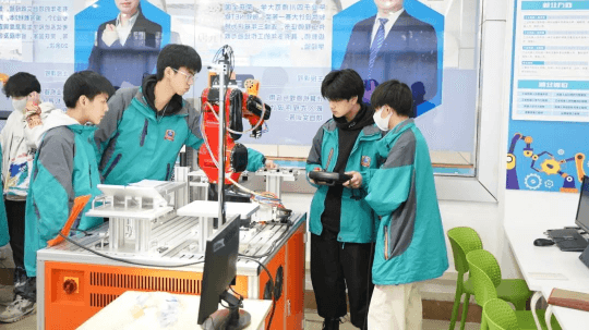 <b>2025年春季學位告急，千萬不能錯過春季報名！</b>